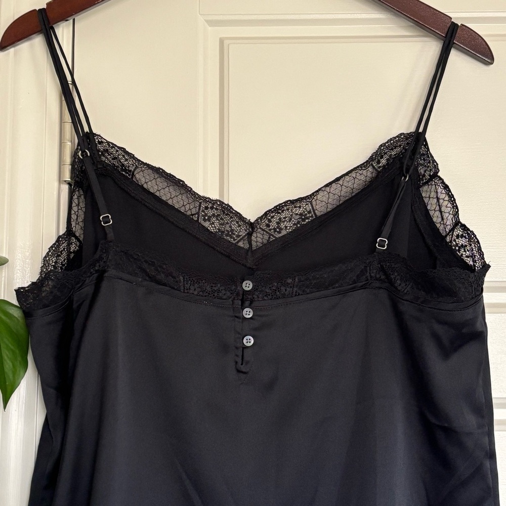 • [Abercrombie] Lace Trim Cami • - Picture 7 of 8